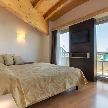 Park Pineta 4* Καόρλε