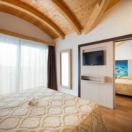 Park Pineta 4* Καόρλε